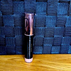 Anastasia Beverly Hills Magic Touch Concealer